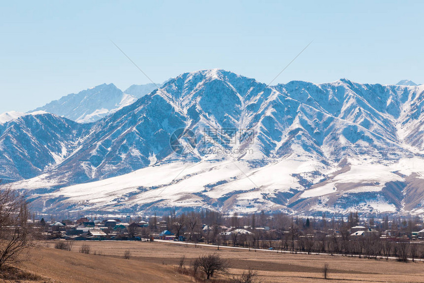 与融化的雪山图片