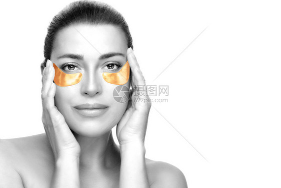 金水凝胶贴片使用眼垫下的健康清洁皮肤的美容模特脸美容护肤理念图片