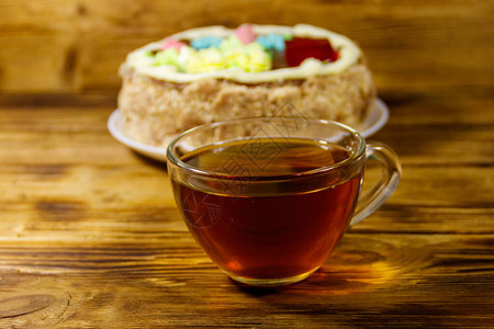 一杯茶和基辅蛋糕图片