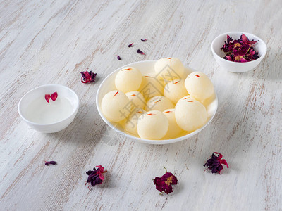 印度Rasgulla甜点甜品在碗图片