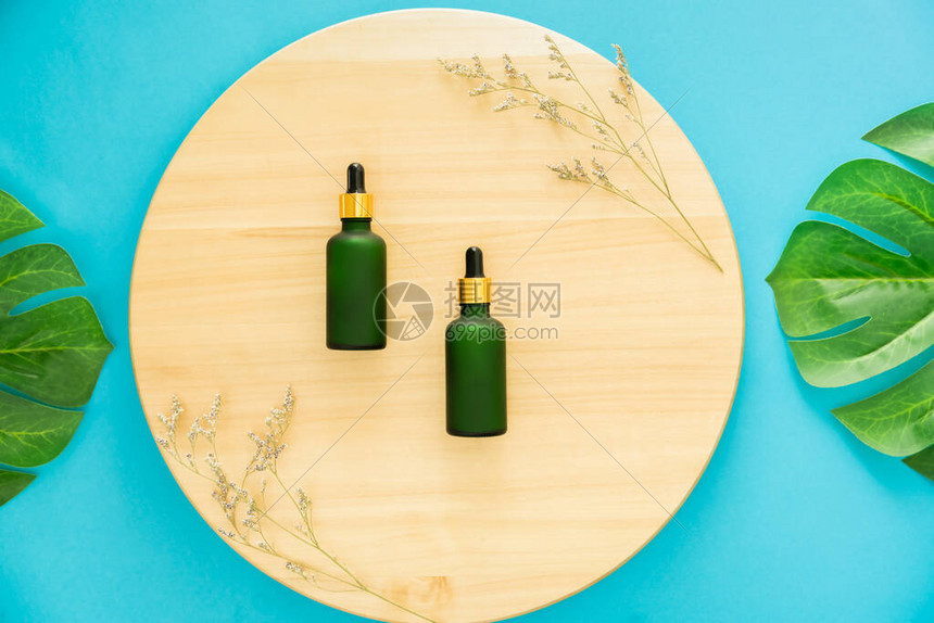 绿色药品瓶子产品牌模型蓝色背高清图片下载-正版图片506448033-摄图网