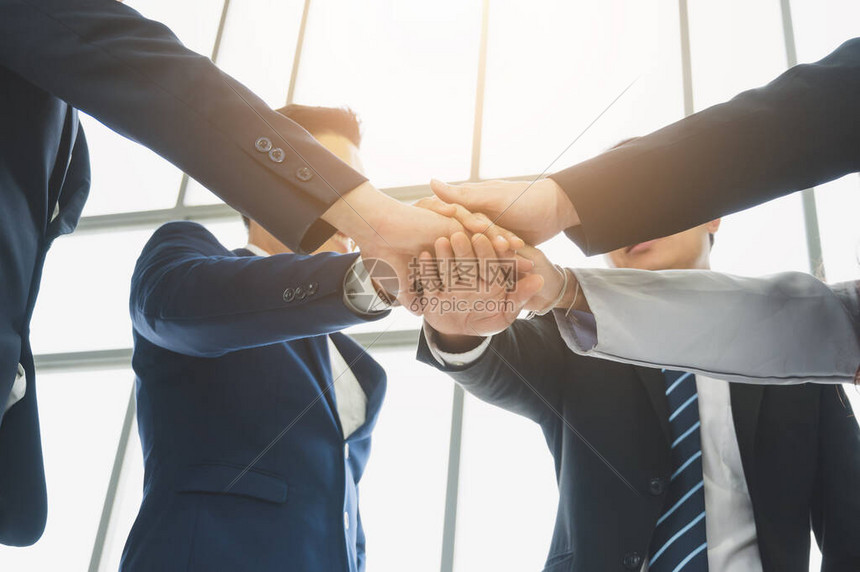 携手各大体育协会推动原创内容生产助力体育文化传播发展