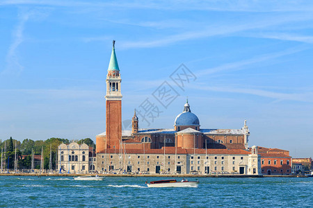 意大利威尼斯威尼斯水域的摩托艇圣乔治马焦雷大教堂图片