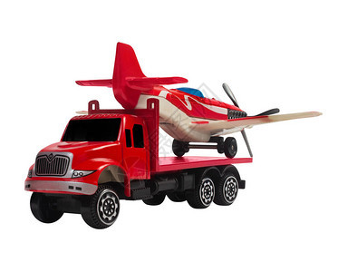 一张带有小型飞机角度视图的玩具卡车的相片图片