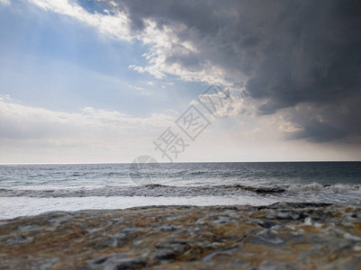 暴风雨一扫而空海浪冲到南加州图片