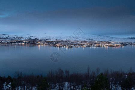 阿库雷里市在冬天冰岛图片
