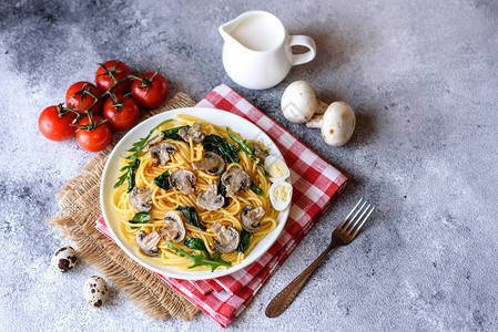意大利菜地中海文化包括蘑菇奶酪菠菜鲁科图片