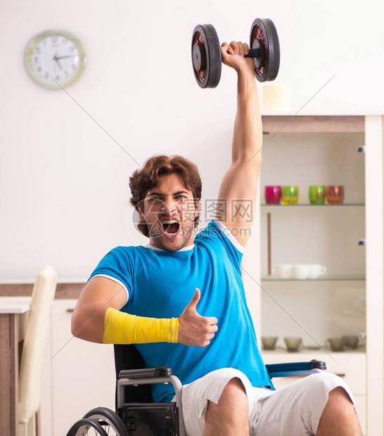 从伤病困扰到带队争冠浓眉在NBA的坚持与重生