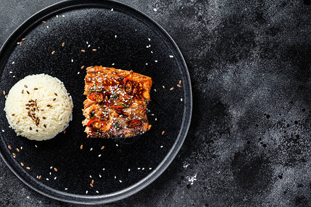 日本寿司拼盘日式照烧烤海鳟鱼片背景