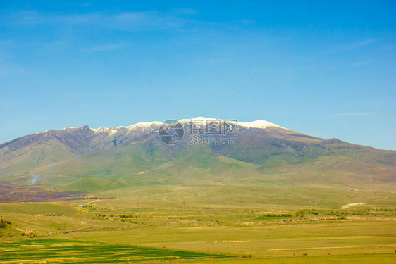 山有云的风景夏天的山景山蓝天的风景图片