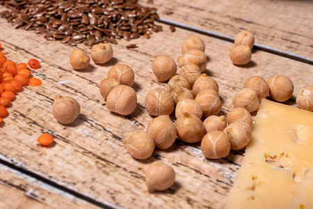 鹰嘴豆小扁豆和奶酪是素食主义和素食主义的蛋白质来源生酮饮食适当的营养图片
