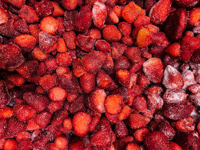 有很多果红色的草莓吃图片
