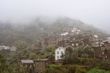 葡萄牙中部的一个山地页岩村图片