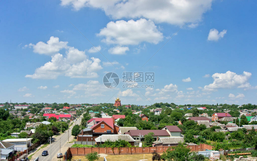 位置俄罗斯克拉斯诺达尔边疆区乌斯季拉宾斯克市典型的俄罗斯南部城镇哥萨克传统图片