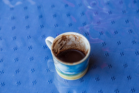 一杯土耳其咖啡传统上用于算命传统瓷图片