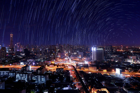 夜晚的天空星和城市图片