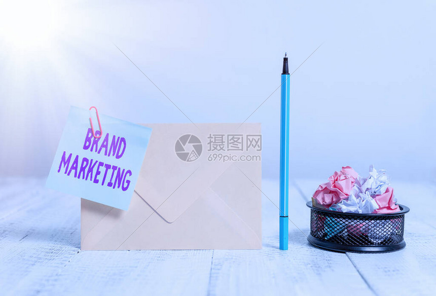 信封粘贴纸条标记纸球蛋箱木质背景材料BrandMark图片