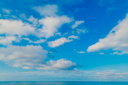 海的风景与天空与云彩图片