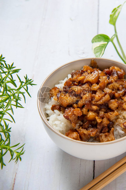 大米的猪肉是除菜猪肉除了蒸饭街头食图片