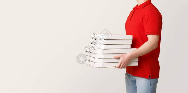 物流快递素材随时地送比萨饼Courier拥有许多盒披萨作物panoram背景