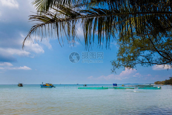 美丽的渔夫村和越南热带的PhuQuoc岛GanhDau海滩的当地风景图片