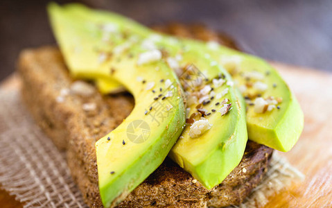 玉米和香料健康早餐饮食概念在食品中图片