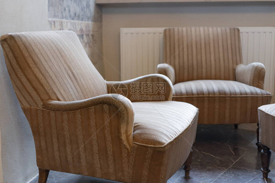 古老舒适的椅子家具在豪图片