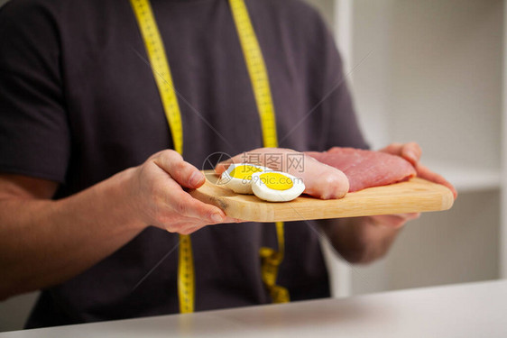 男人的食物中含有高蛋白质含量的食品以获图片