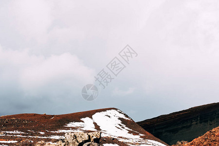 冰岛的火星地貌塞迪肖拉尔火山的红色弹坑红土开采的石图片