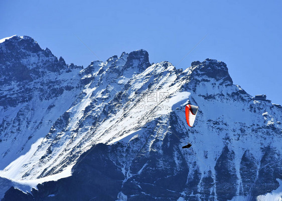 Scheidegg与Jungfraujoch欧洲之都之间线上的Eigergletcher的滑坡图片