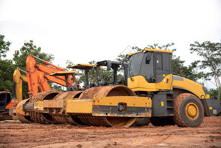 建筑工地的公路建筑设备机械图片