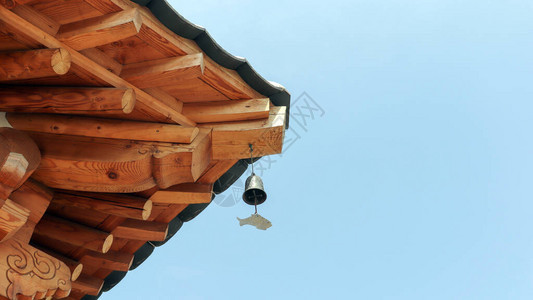 韩国传统房屋的巢穴里有图片