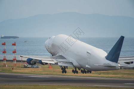 747机从楚布中央国际机场起飞的梦想劫机者图片