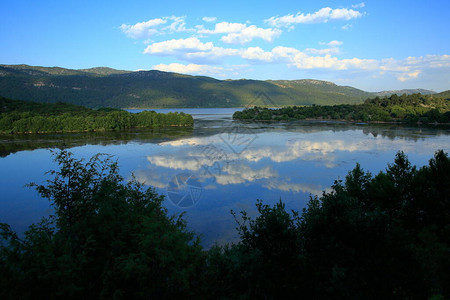 科瓦达湖位于土耳其的伊斯巴塔图片