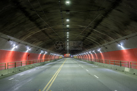 Stockton街隧道连接唐人街和NobHill旧金山图片
