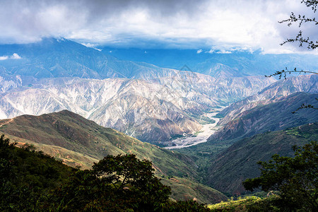 哥伦比亚安第斯山脉Chicamocha峡谷的景象南美洲图片