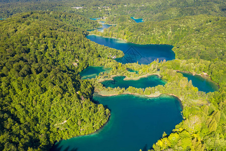克罗地亚普利塔维茨湖泊公园湖的空中观图片