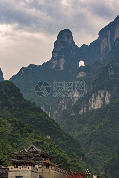 湖南省Zhangjiajie公园天门山部分建筑标志入口处图片