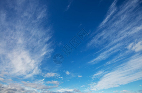 阳光背景蓝天空有白云自然背景图片