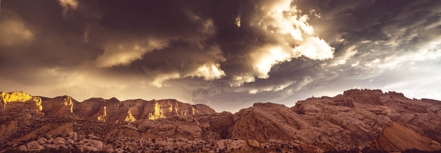 美国犹他州的沙石构造美丽的图片