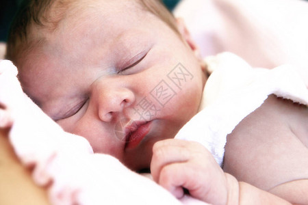 新生儿入睡的婴儿新生女童生图片