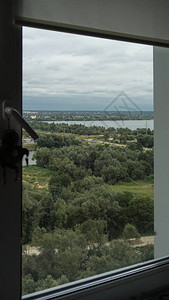 从窗口查看自然河流和自然批量照片用于设计action图片