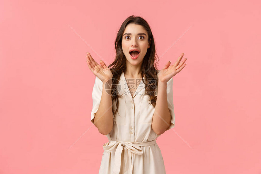 快乐的年轻女人听到好消息高清图片下载-正版图片506642547-摄图网