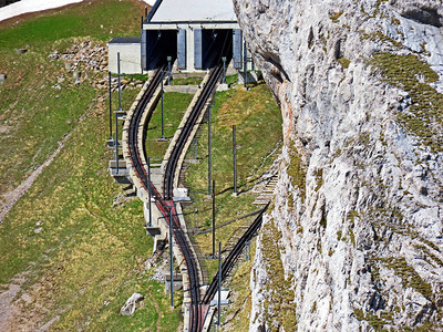 皮拉图斯铁路世界上最陡峭的齿轮铁路ZahnradbahnAlpnachstadPilatusKulm图片
