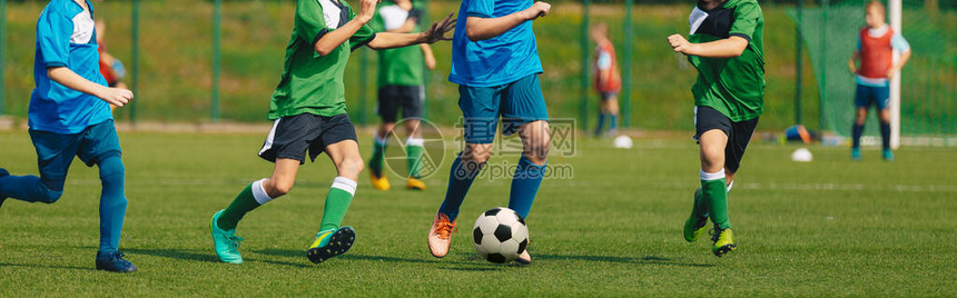 足球视频直播全程记录焦点大战每一秒的紧张对决