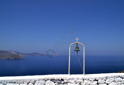 希腊米洛斯海湾的景色图片