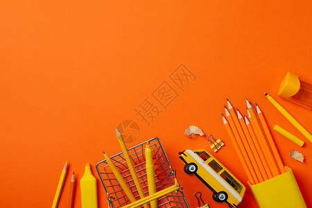 橙色背景文字空间的学校用品框图片