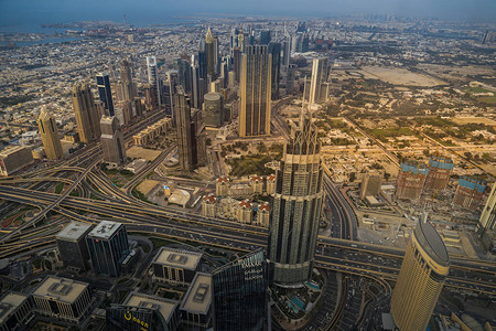 迪拜哈利法塔从BurjKhalifa观测舱看背景