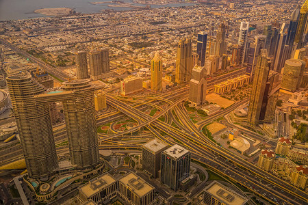 迪拜哈利法塔从BurjKhalifa观测舱看背景