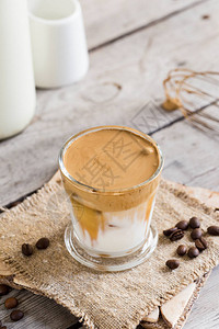 咖啡趋势dalgona咖啡生速溶咖啡奶油图片